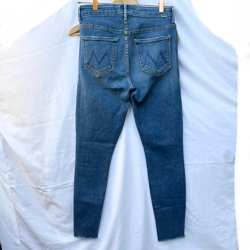 MOTHER | HIGH WAISTED LOOKER ANKLE FRAYED HEMLINE JEAN IN BIG SKY WASH SIZE 27 - Picture 9 of 9